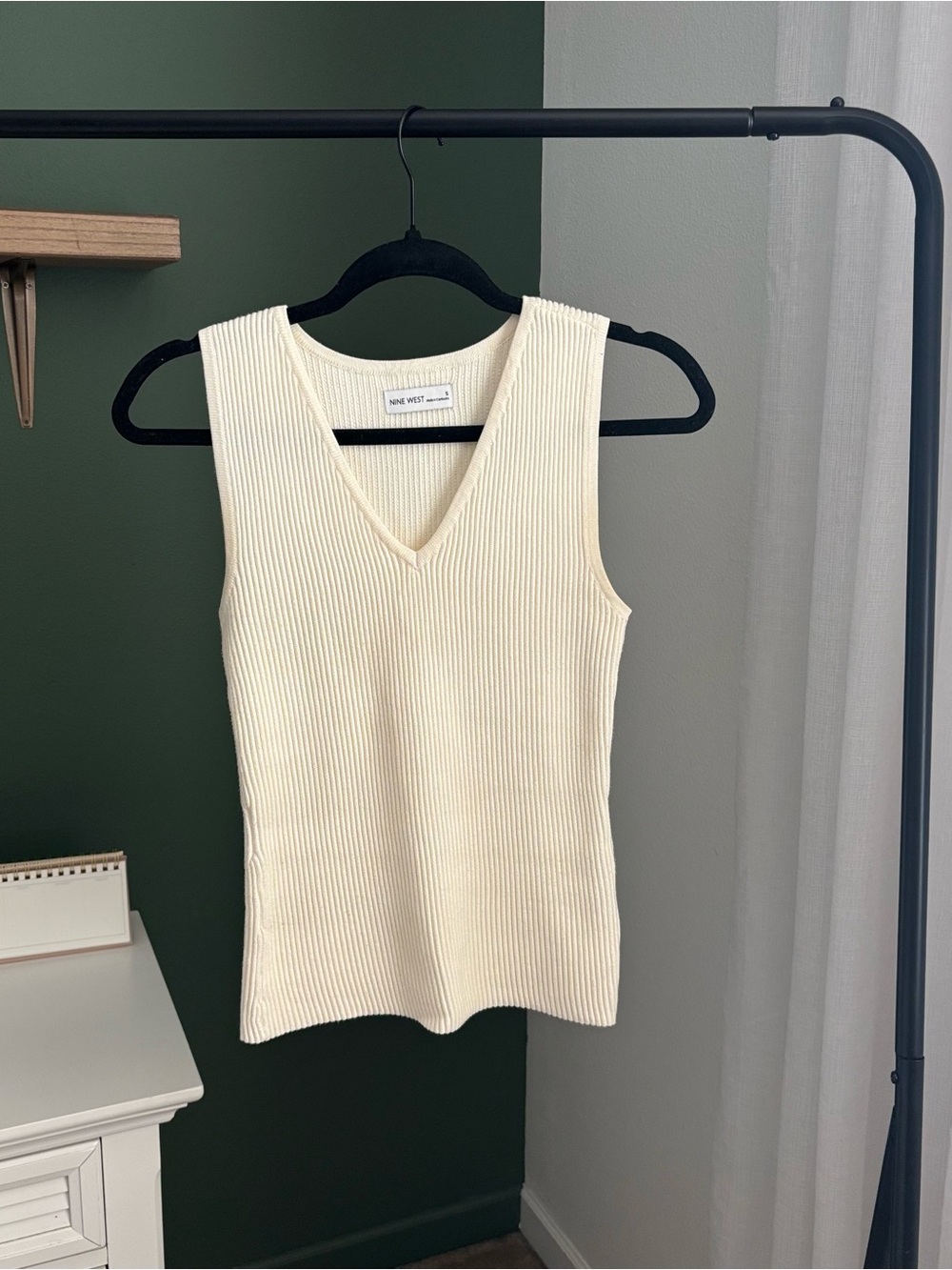 Nine West Cream Ribbed V-Neck Tank